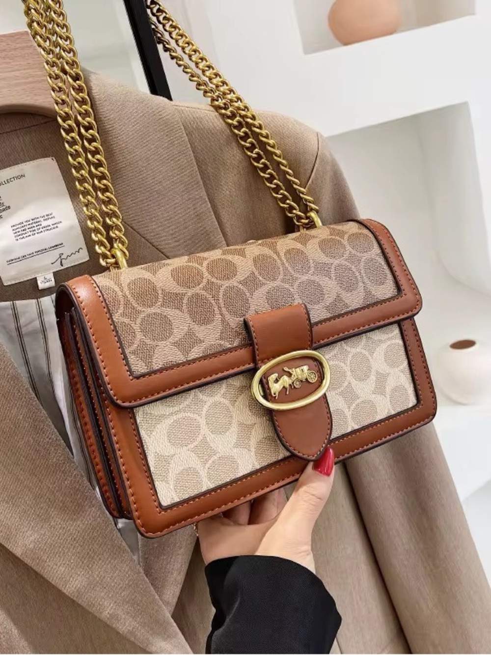 Women’s Shoulder Bag in Tan and Beige